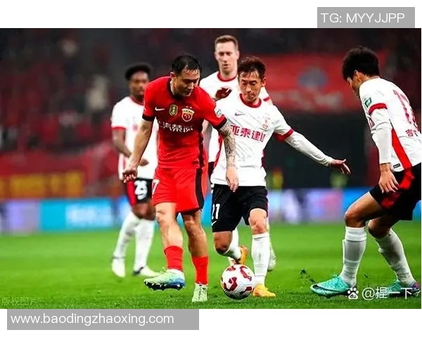 武汉足球队以53分领跑大师赛积分榜展现强劲实力 武汉足球队以53分领跑大师赛积分榜展现强劲实力