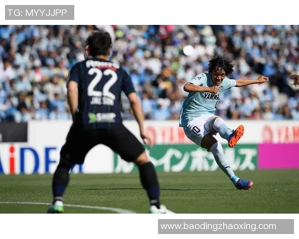 东京绿茵迎战大宫松鼠精彩对决展现足球魅力与激情的较量